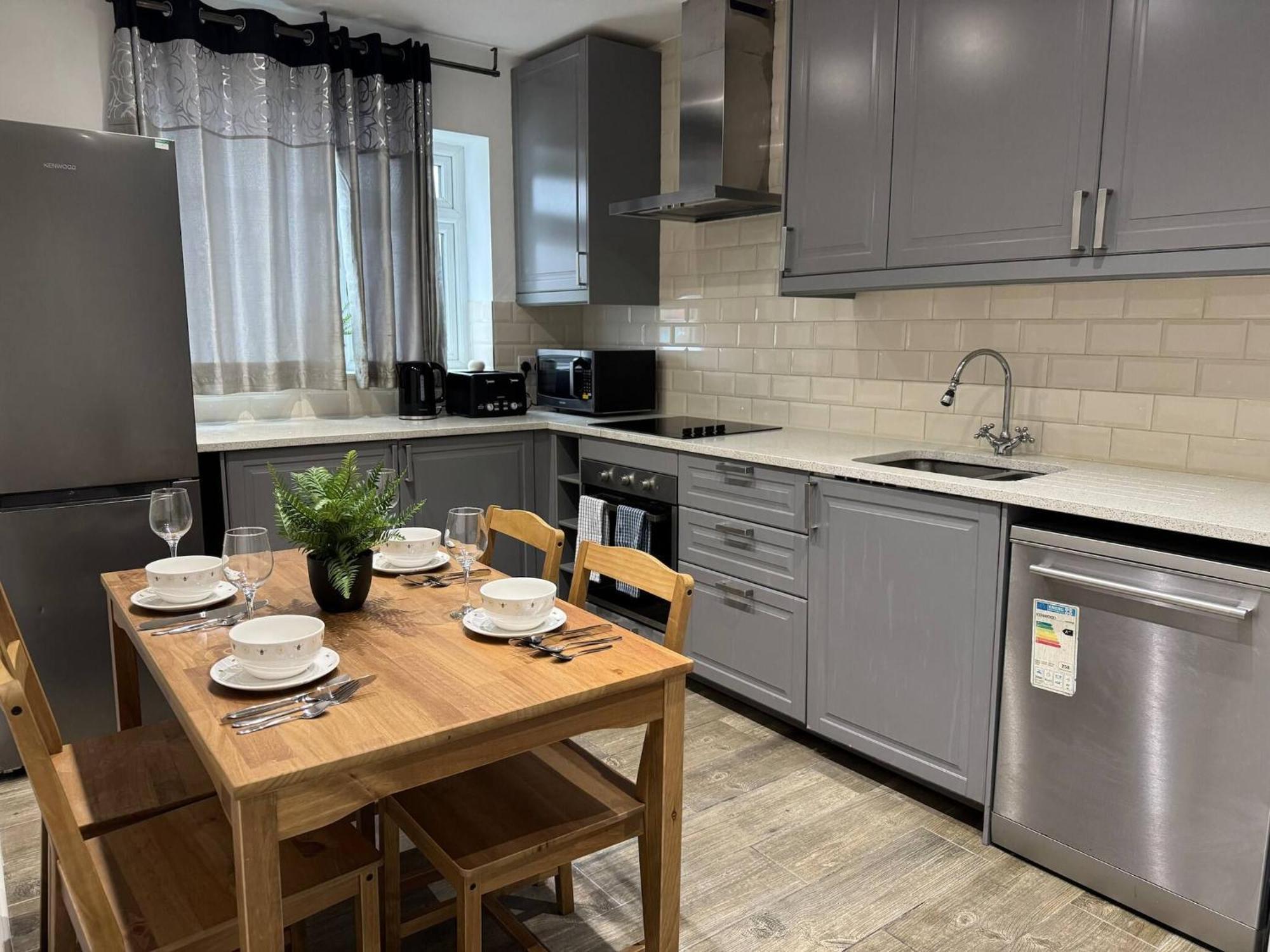 Beautiful 2 Bed Cricklewood Appartement *
